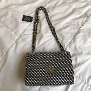 Inden Black and White Chain Shoulder Rippleal Bag